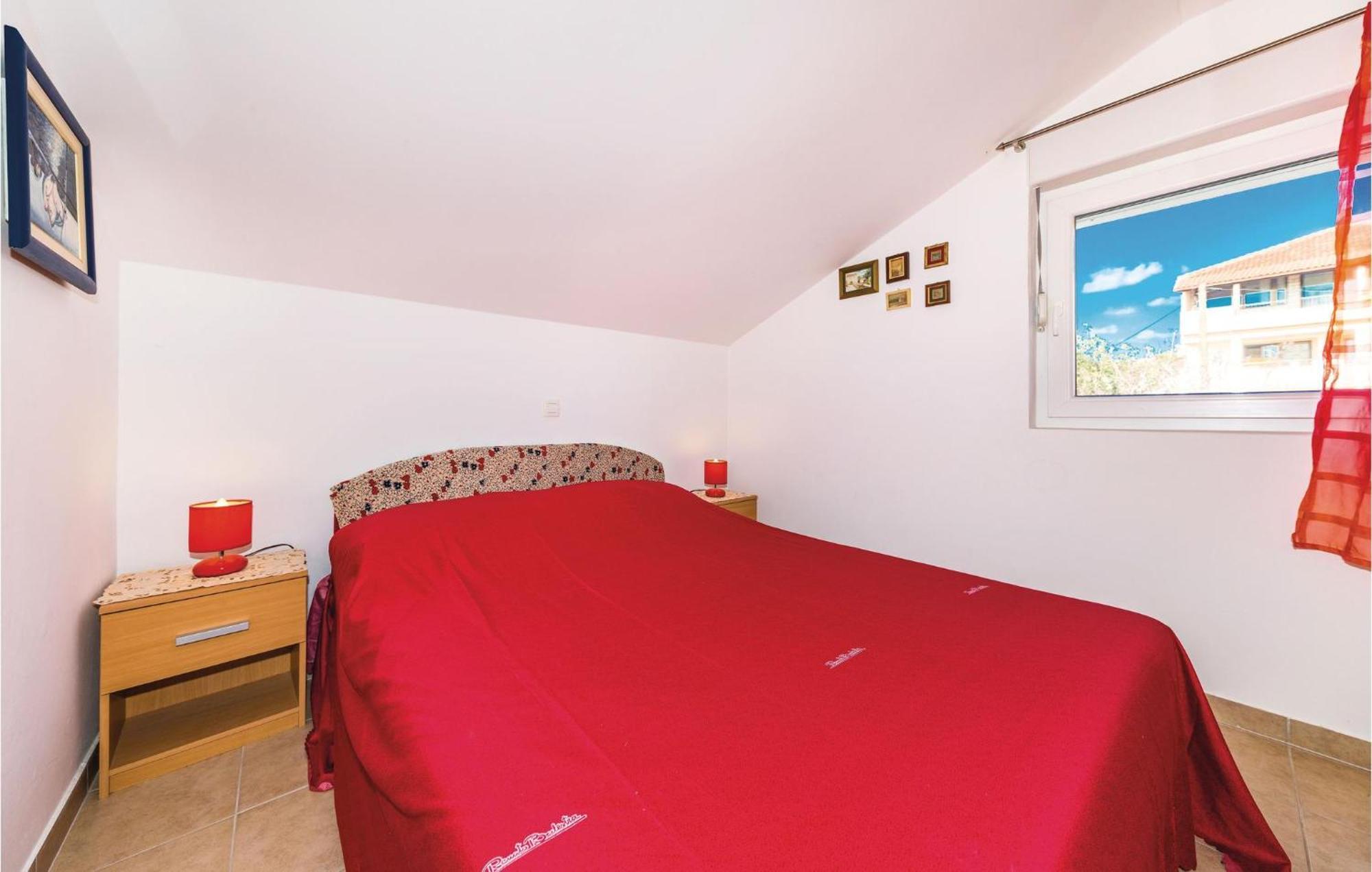 Gorgeous Apartment In Seget Vranjica Bagian luar foto